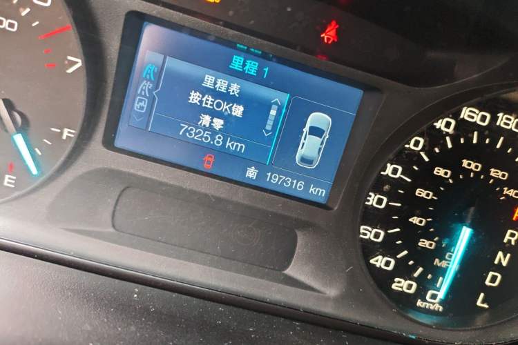 Used Ford Edge 2012 2.0T Elite Sunroof Edition Odometer Close Up
