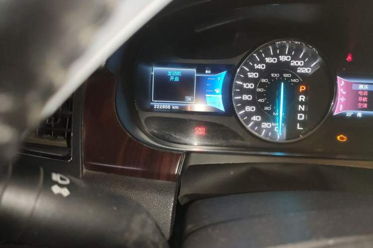Used Ford Edge 2012 2.0T Zunrui Trim Odometer Close Up
