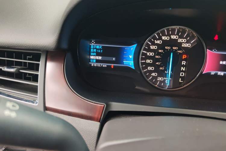 Used Ford Edge 2012 2.0T Zunrui Trim Odometer Close Up