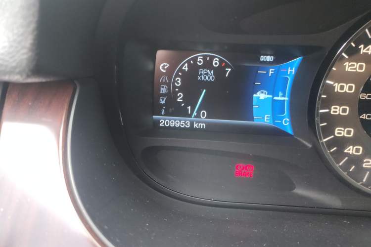 Used Ford Edge 2012 3.5L Zunrui Trim Odometer Close Up