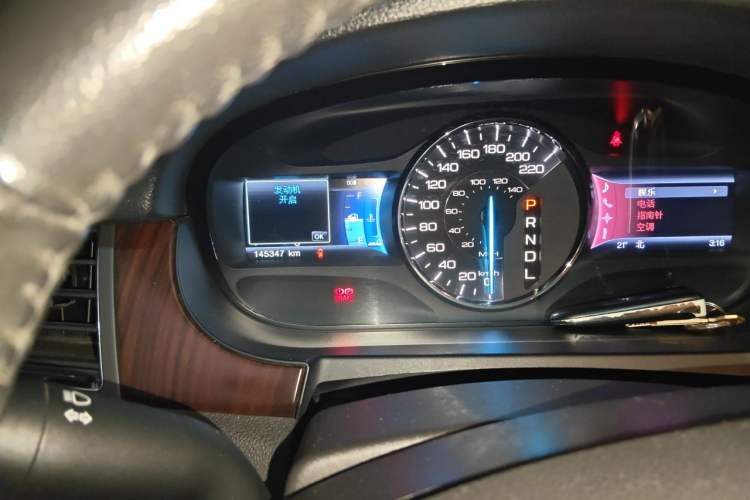 Used Ford Edge 2012 2.0T Zunrui Trim Odometer Close Up