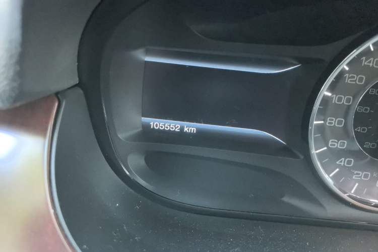 Used Ford Edge 2012 2.0T Zunrui Trim Odometer Close Up