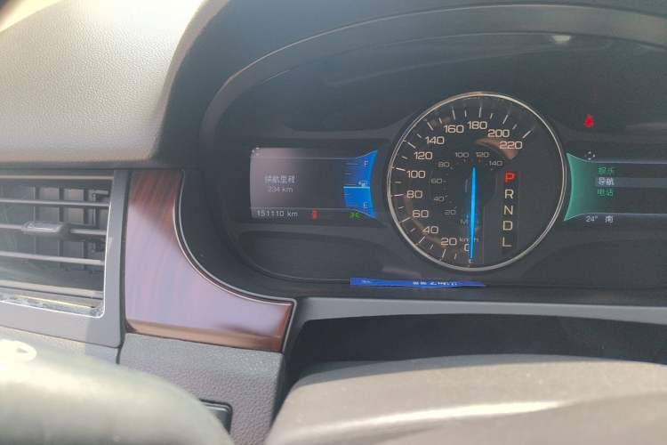 Used Ford Edge 2012 2.0T Zunrui Trim Odometer Close Up