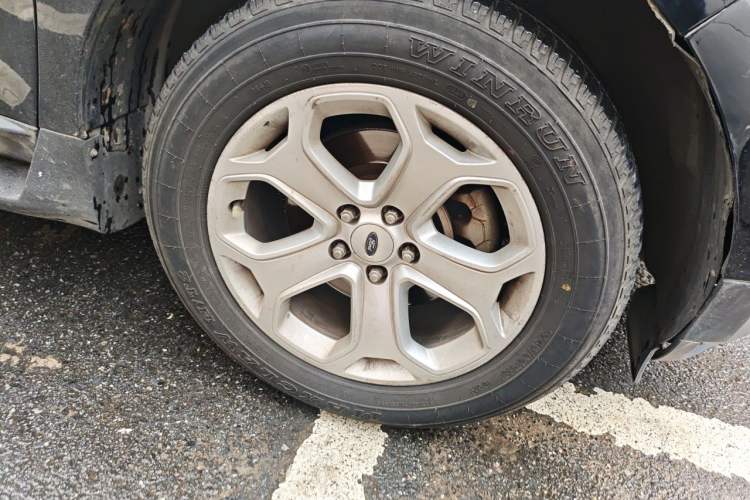Used Ford Edge 2012 2.0T Elite Sunroof Edition Right Front Wheel Hub