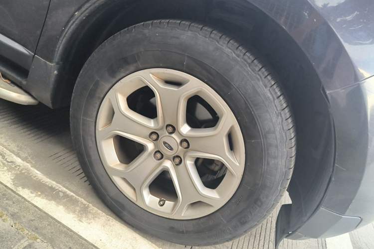 Used Ford Edge 2012 2.0T Elite Sunroof Edition Right Front Wheel Hub