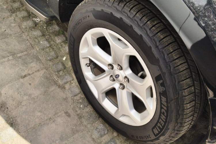 Used Ford Edge 2012 2.0T Elite Sunroof Edition Right Front Wheel Hub