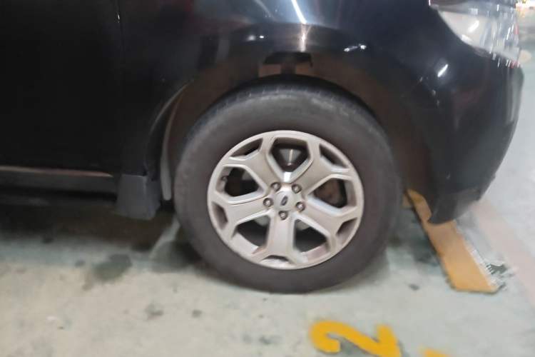 Used Ford Edge 2012 2.0T Elite Sunroof Edition Right Front Wheel Hub