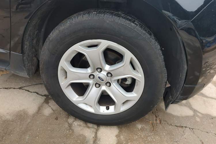 Used Ford Edge 2012 2.0T Elite Sunroof Edition Right Front Wheel Hub