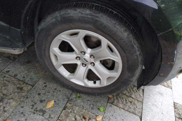 Used Ford Edge 2012 2.0T Elite Sunroof Edition Right Front Wheel Hub