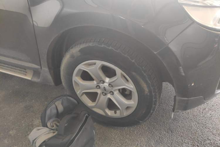 Used Ford Edge 2012 2.0T Elite Sunroof Edition Right Front Wheel Hub