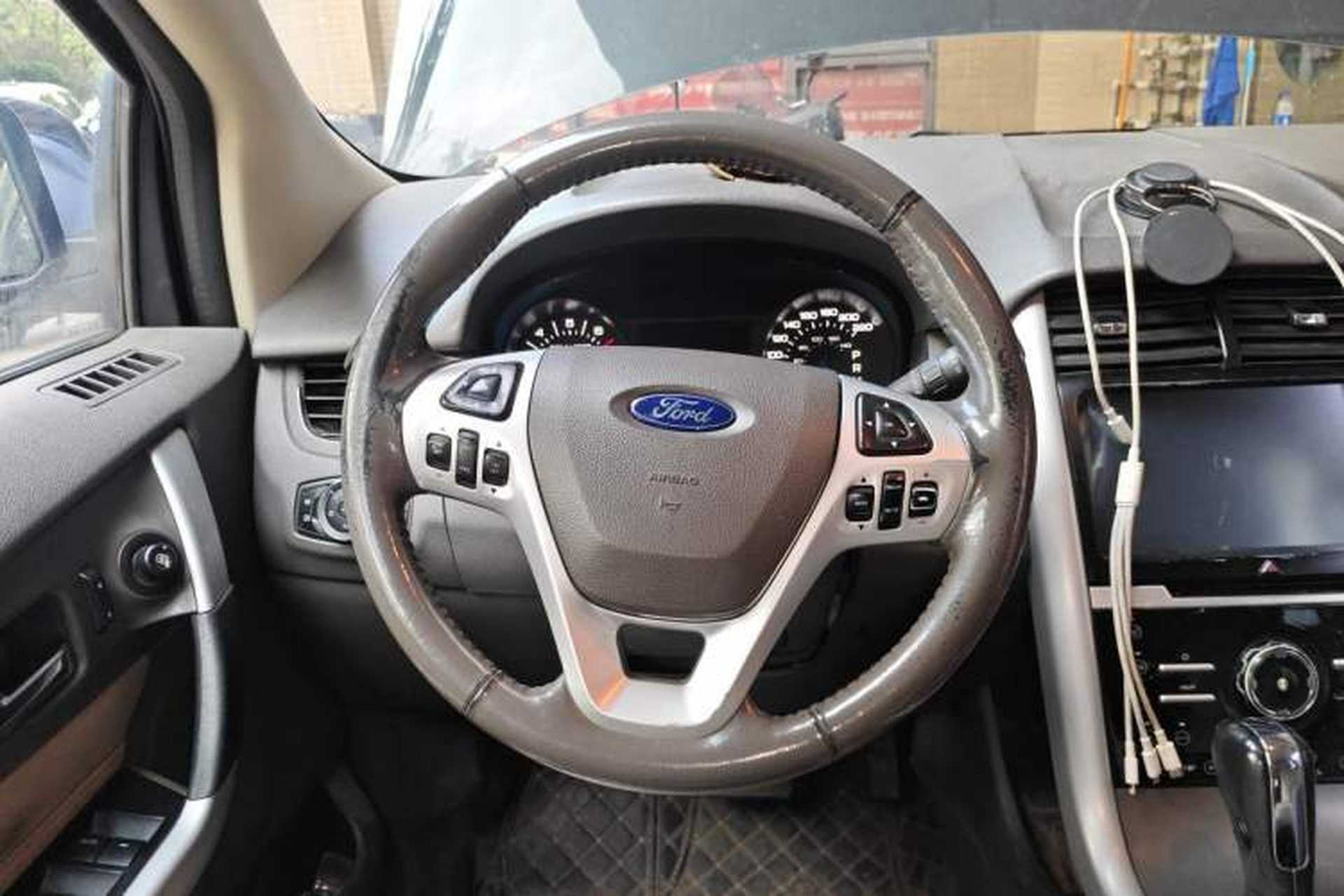 Used Ford Edge 2012 2.0T Elite Sunroof Edition Steering Wheel