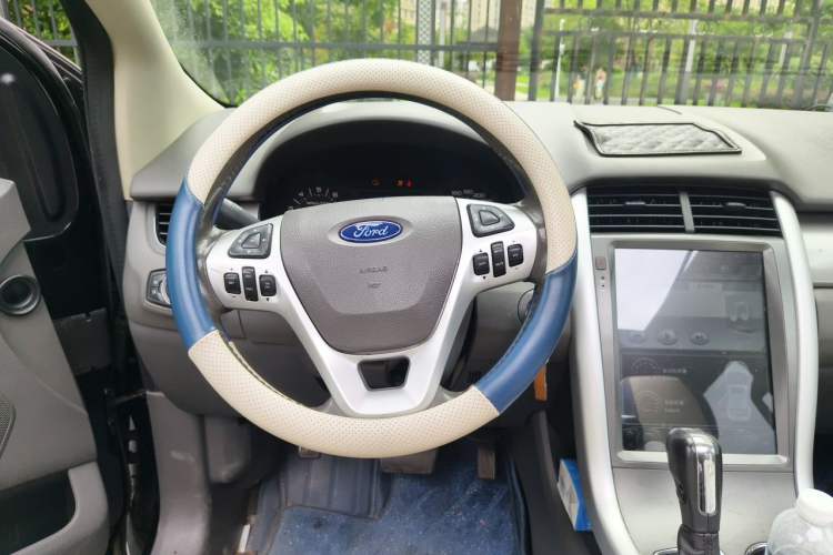 Used Ford Edge 2012 2.0T Elite Sunroof Edition Steering Wheel