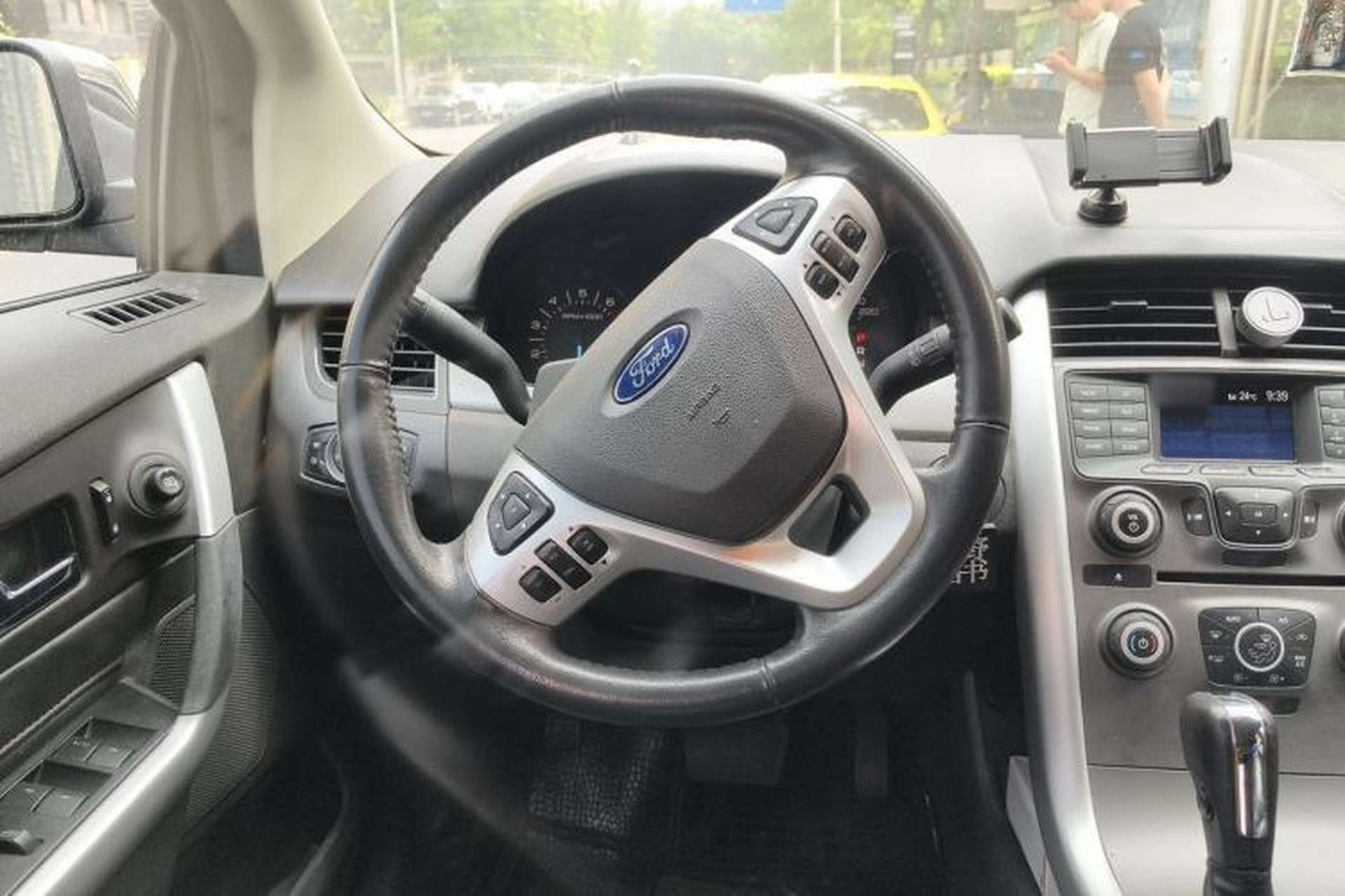 Used Ford Edge 2012 2.0T Elite Sunroof Edition Steering Wheel