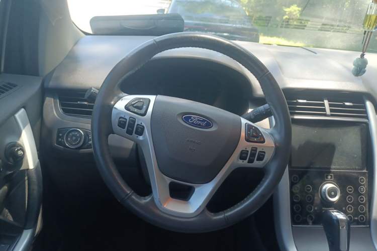 Used Ford Edge 2012 2.0T Elite Edition Steering Wheel