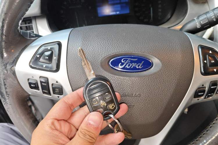Used Ford Edge 2012 2.0T Elite Sunroof Edition Vehicle Key