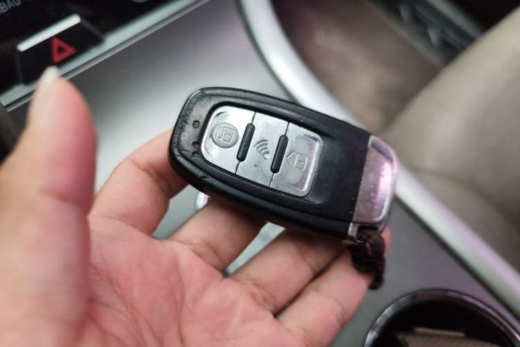 Used Ford Edge 2012 2.0T Elite Edition Vehicle Key