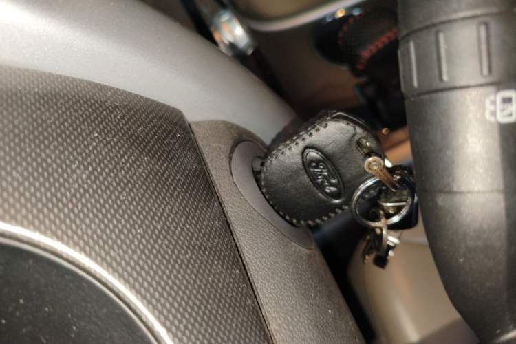 Used Ford Edge 2012 2.0T Elite Sunroof Edition Vehicle Key