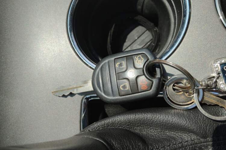 Used Ford Edge 2012 2.0T Elite Sunroof Edition Vehicle Key