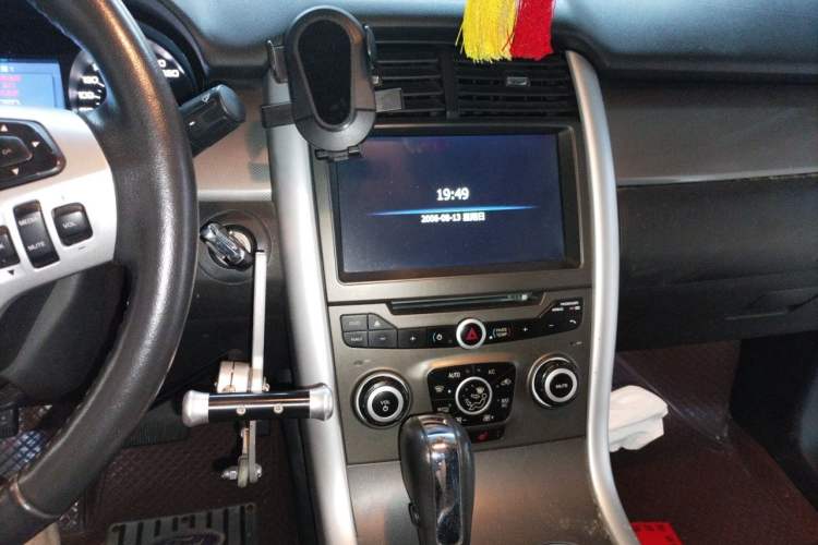 Used Ford Edge 2012 2.0T Elite Sunroof Edition Audio And AC Panel