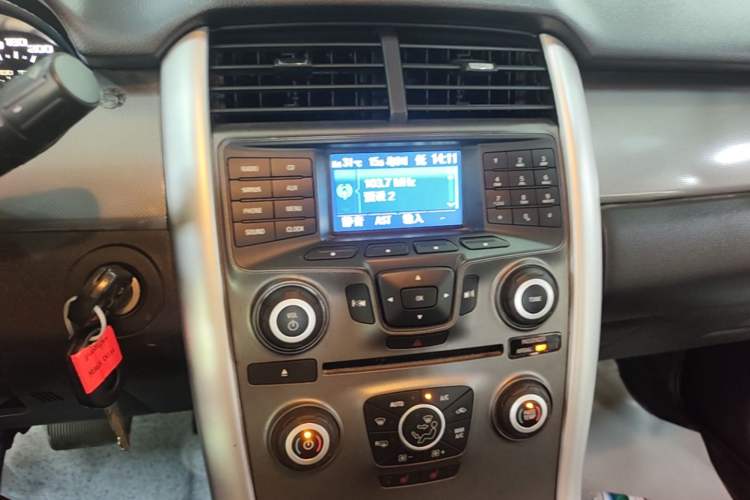 Used Ford Edge 2012 2.0T Elite Sunroof Edition Audio And AC Panel