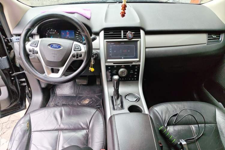 Used Ford Edge 2012 2.0T Elite Sunroof Edition Center Console