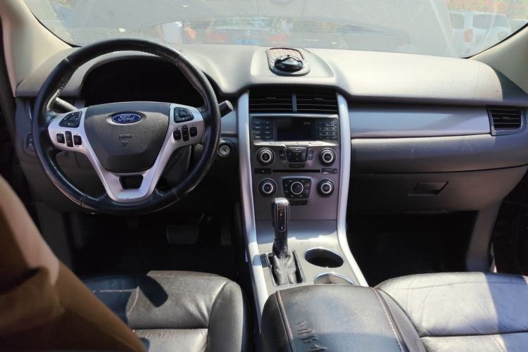 Used Ford Edge 2012 2.0T Elite Sunroof Edition Center Console
