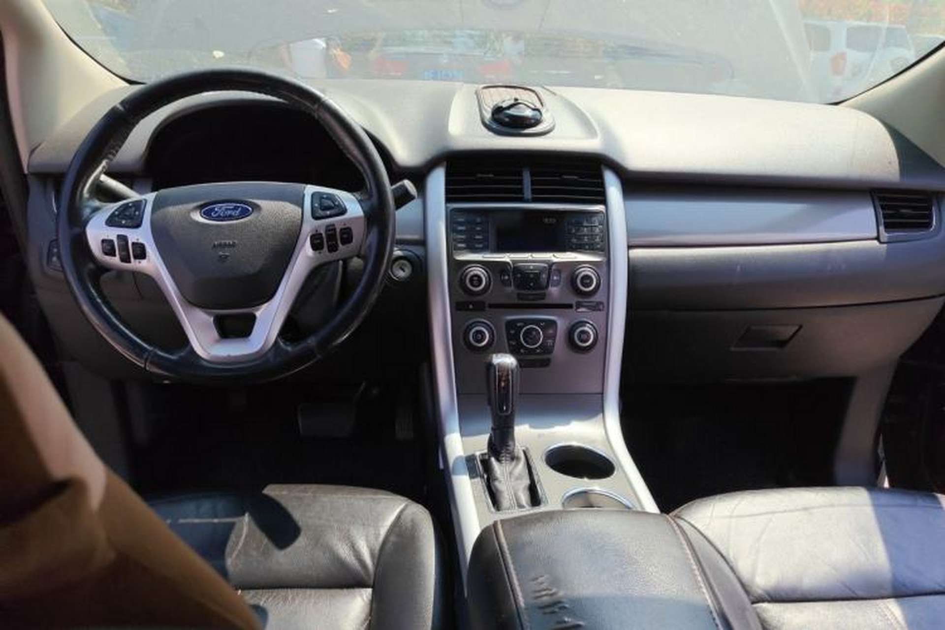 Used Ford Edge 2012 2.0T Elite Sunroof Edition Center Console