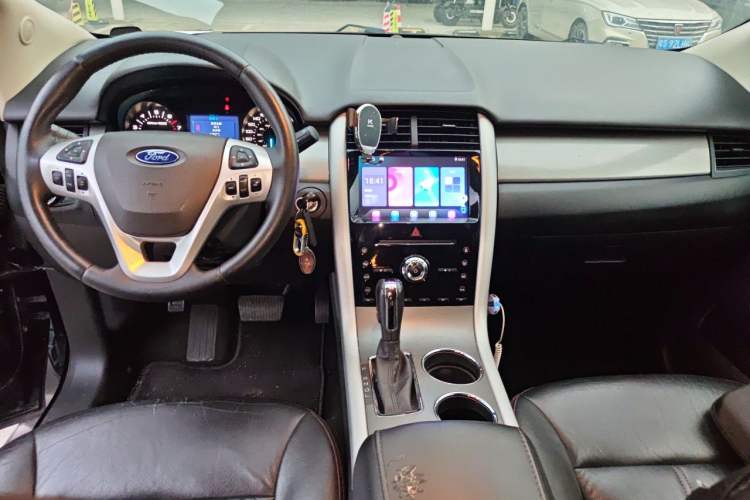 Used Ford Edge 2012 2.0T Elite Sunroof Edition Center Console