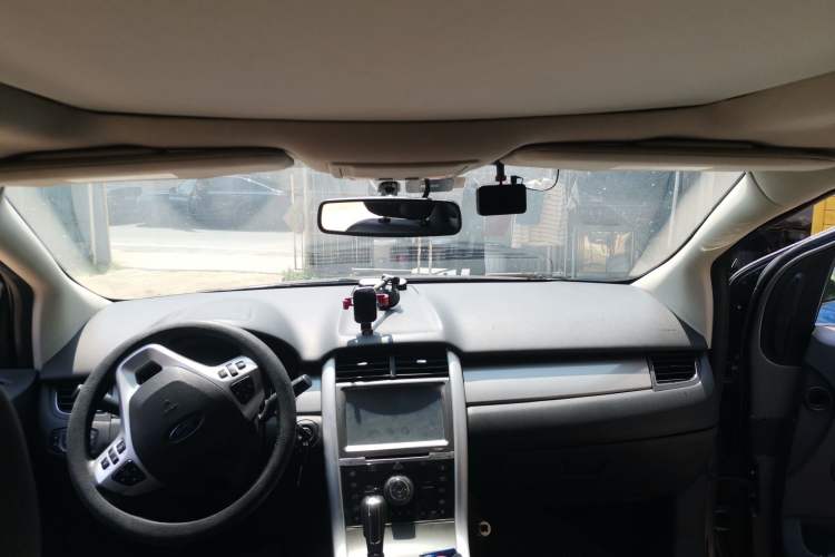Used Ford Edge 2012 2.0T Elite Sunroof Edition Center Console