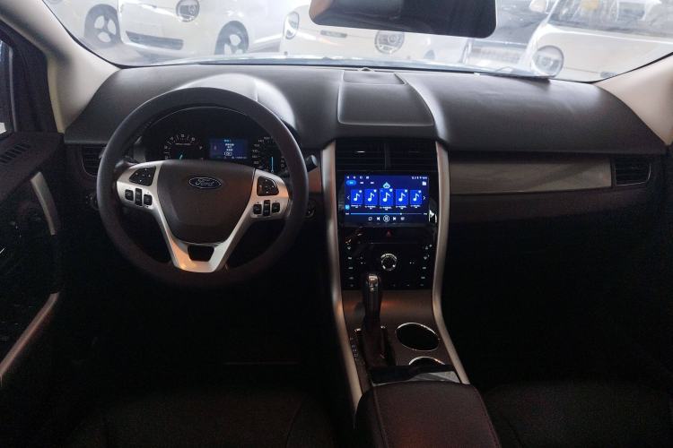 Used Ford Edge 2012 2.0T Elite Sunroof Edition Center Console