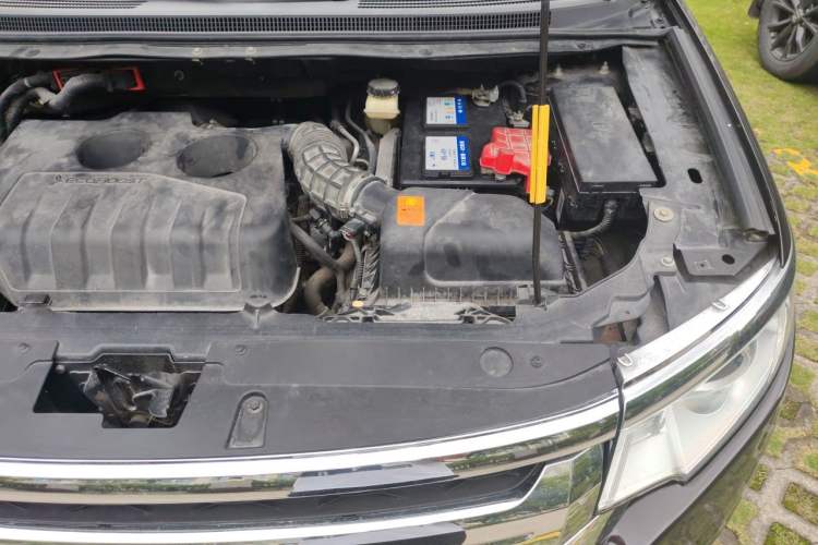 Used Ford Edge 2012 2.0T Elite Edition Engine Bay Left