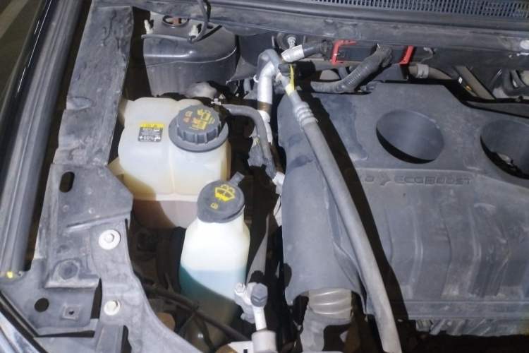 Used Ford Edge 2012 2.0T Elite Sunroof Edition Engine Bay Right