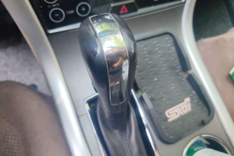 Used Ford Edge 2012 2.0T Elite Sunroof Edition Gear Lever