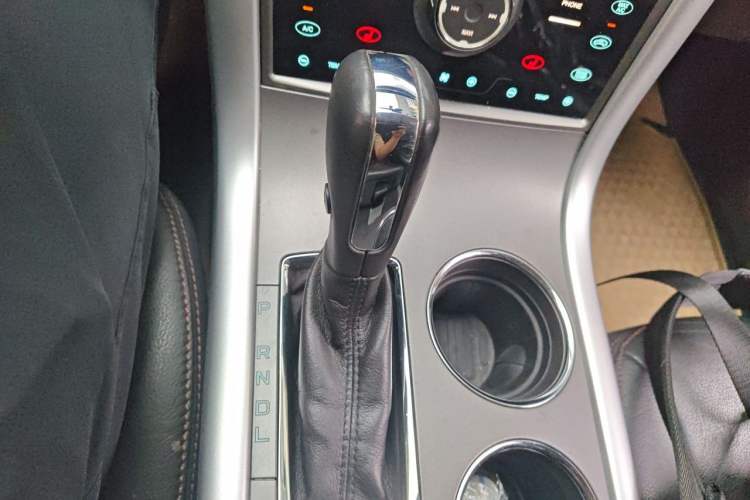 Used Ford Edge 2012 2.0T Elite Edition Gear Lever