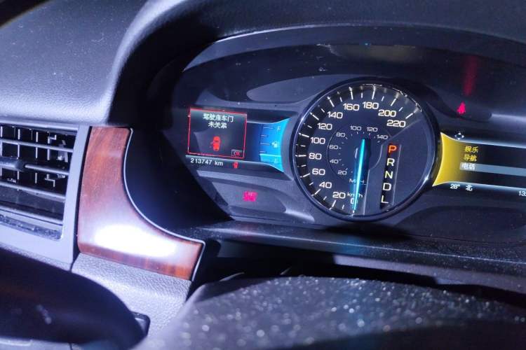 Used Ford Edge 2012 2.0T Zunrui Trim Odometer Close Up