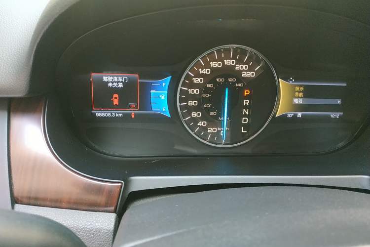 Used Ford Edge 2012 2.0T Zunrui Trim Odometer Close Up