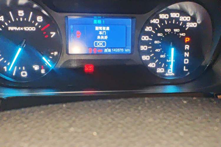 Used Ford Edge 2012 2.0T Elite Sunroof Edition Odometer Close Up