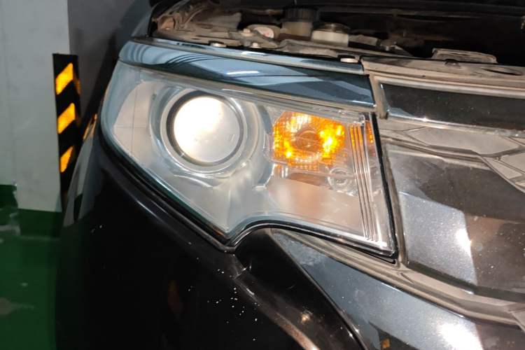 Used Ford Edge 2012 2.0T Elite Sunroof Edition Right Front Headlight