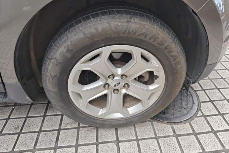 Used Ford Edge 2012 2.0T Elite Edition Right Front Wheel Hub
