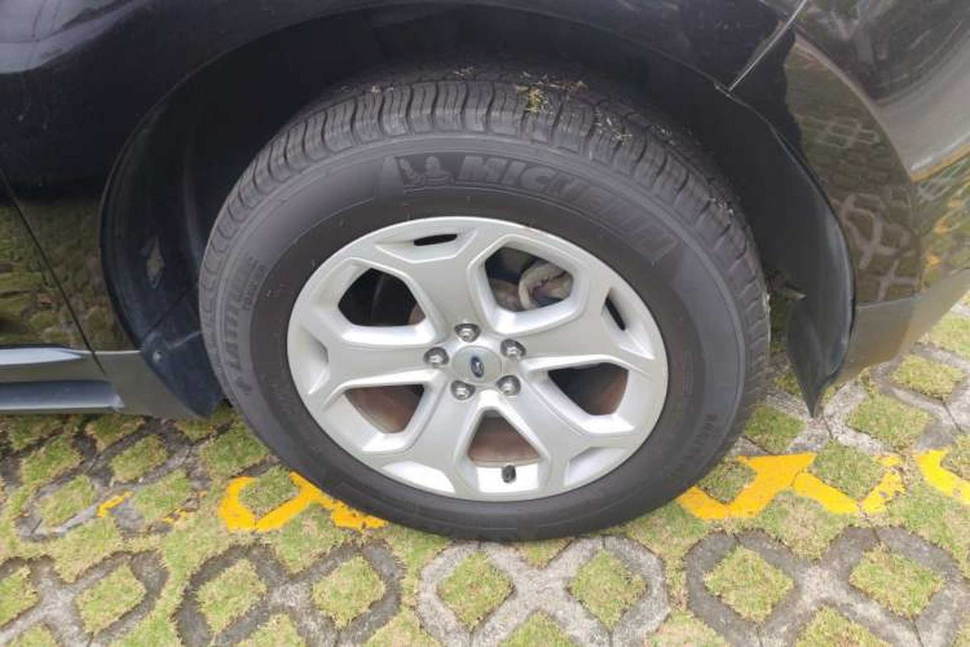 Used Ford Edge 2012 2.0T Elite Edition Right Front Wheel Hub