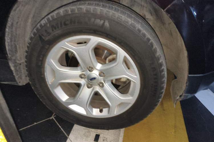 Used Ford Edge 2012 2.0T Elite Sunroof Edition Right Front Wheel Hub