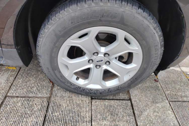 Used Ford Edge 2012 2.0T Elite Sunroof Edition Right Front Wheel Hub