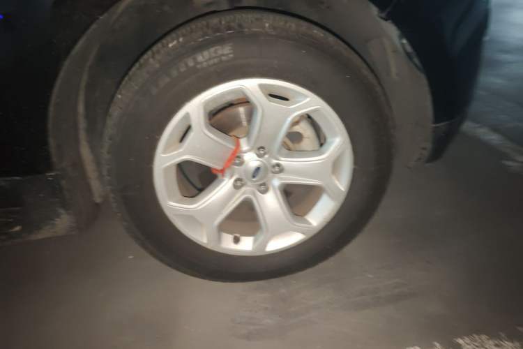 Used Ford Edge 2012 2.0T Elite Sunroof Edition Right Front Wheel Hub