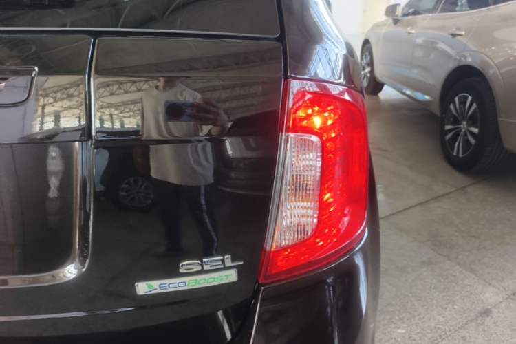 Used Ford Edge 2012 2.0T Elite Sunroof Edition Right Rear Taillight