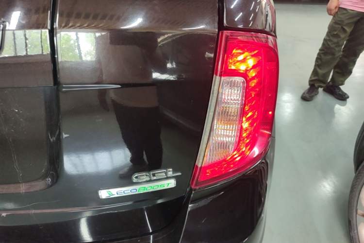 Used Ford Edge 2012 2.0T Elite Sunroof Edition Right Rear Taillight