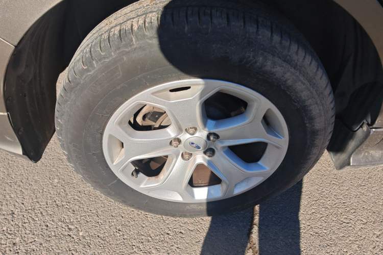 Used Ford Edge 2012 2.0T Elite Sunroof Edition Right Rear Wheel Hub