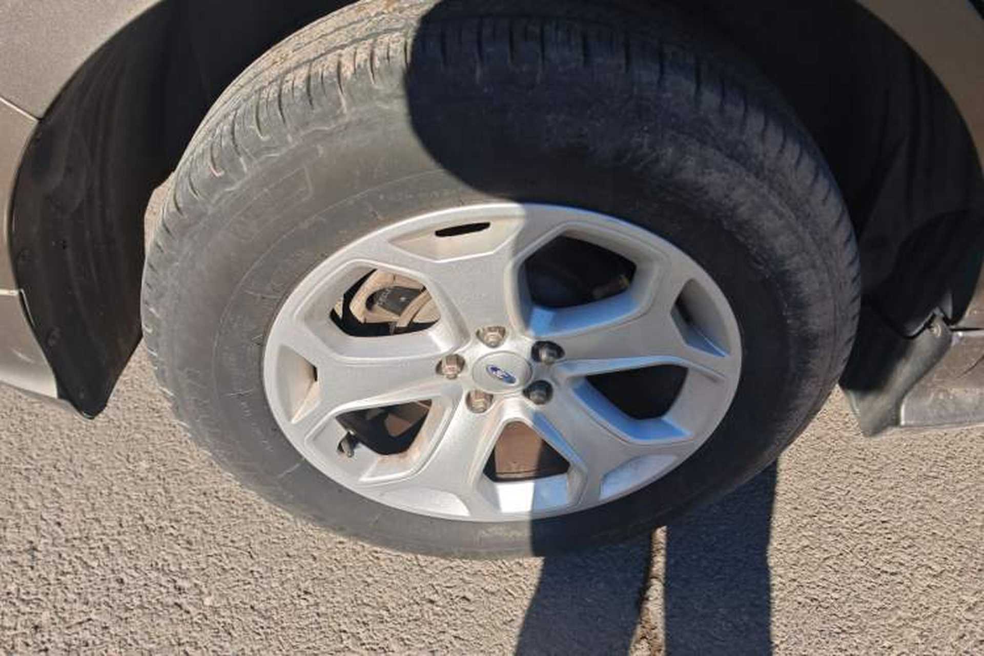 Used Ford Edge 2012 2.0T Elite Sunroof Edition Right Rear Wheel Hub
