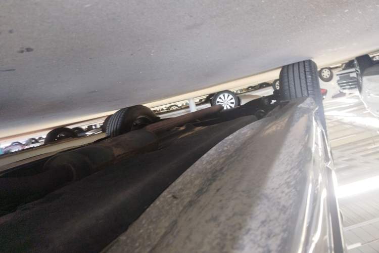 Used Ford Edge 2012 2.0T Elite Sunroof Edition Right Side Sill