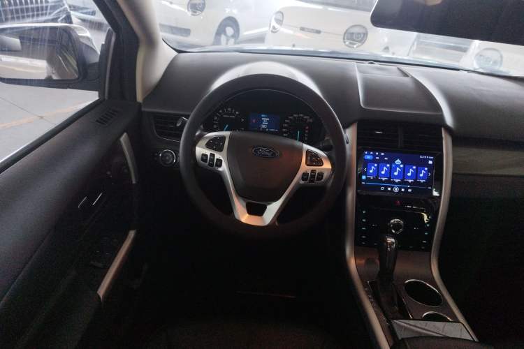 Used Ford Edge 2012 2.0T Elite Sunroof Edition Steering Wheel