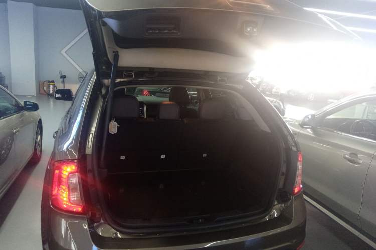Used Ford Edge 2012 2.0T Zunrui Trim Trunk
